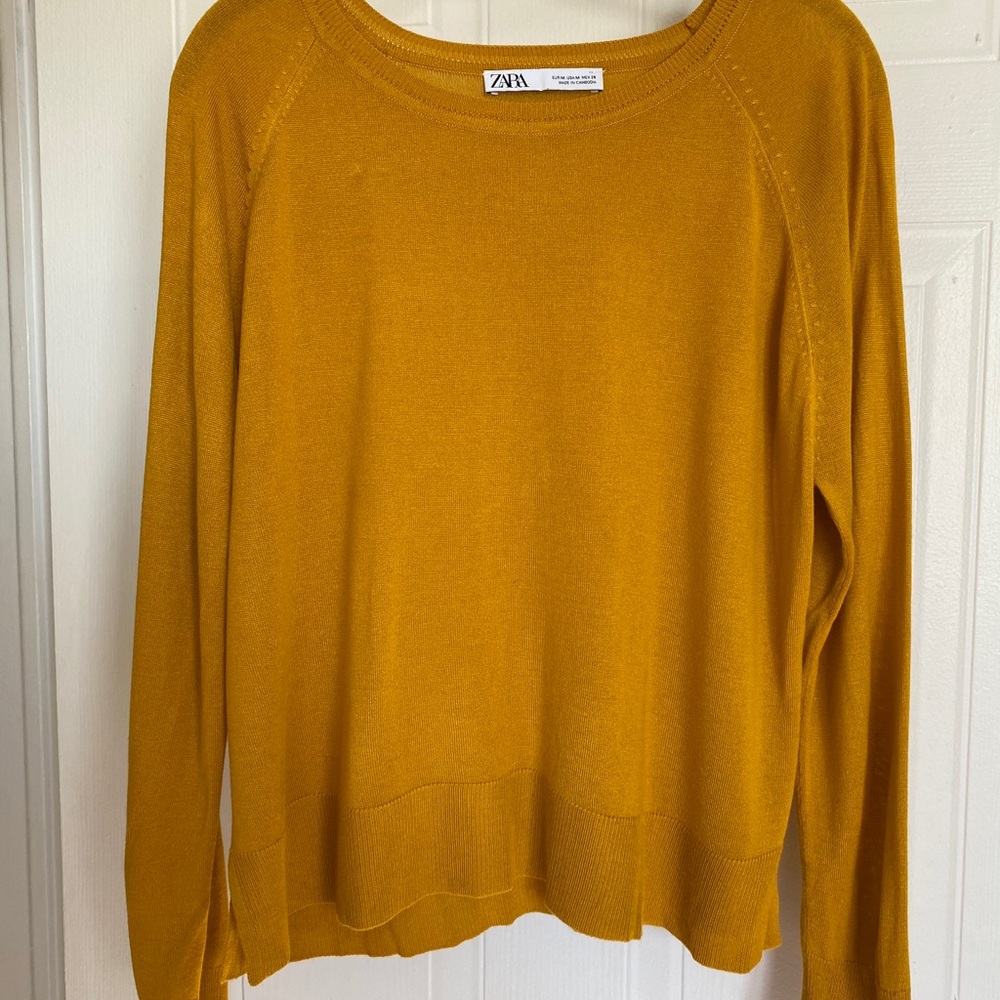 Only 2 left. All 3 Zara light weight sweaters size M/L for $40